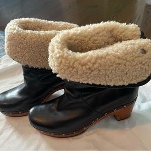 UGG Lynnea shearling black leather boot. Size 8